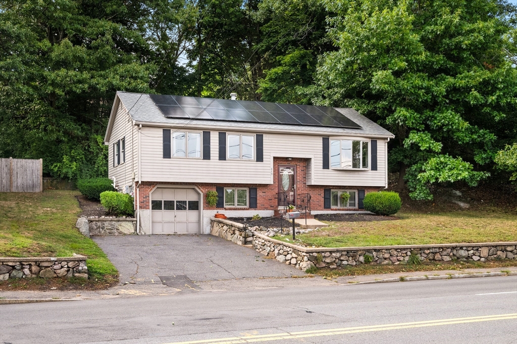 849 Washington St in Dedham