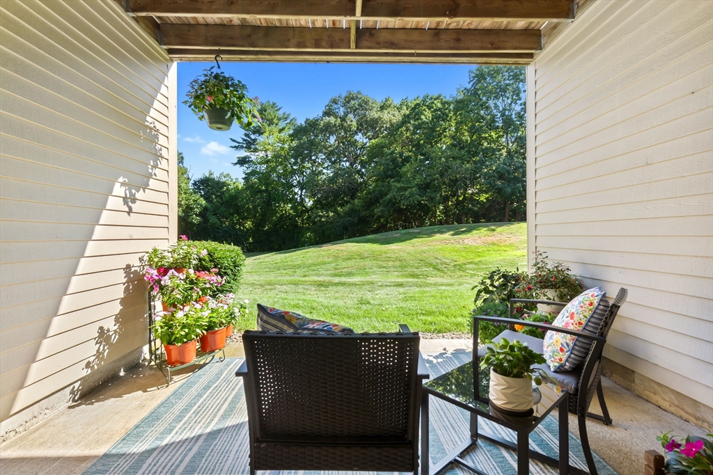 4 Duck Pond Rd #206 in Beverly