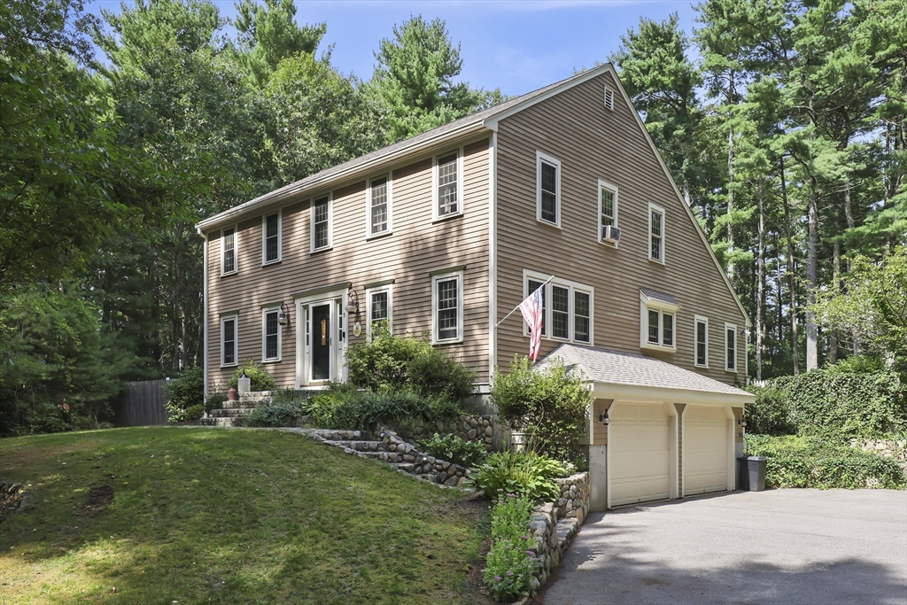 5 Dawn Way in Carver