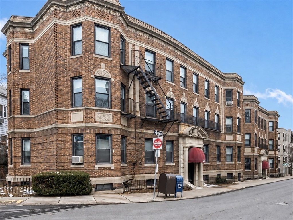 43 Glenville Ave #8 in Allston