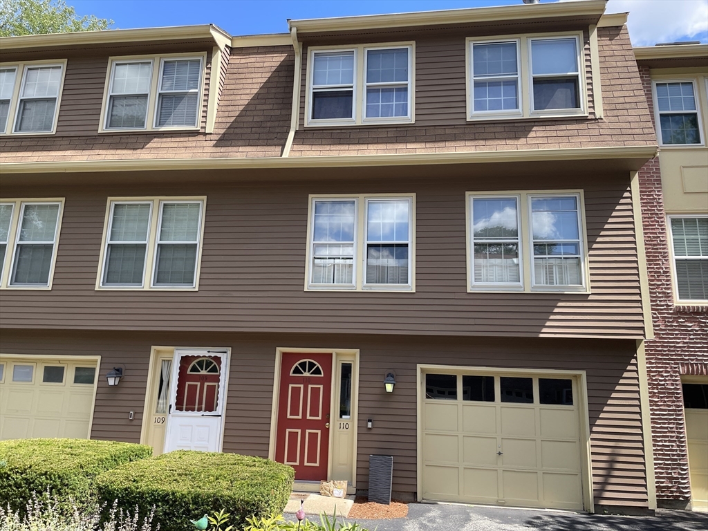 110 Heritage Dr #110 in Tewksbury
