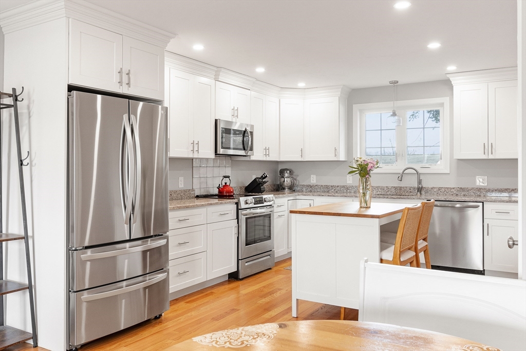 1093 Main St #4 in South Weymouth