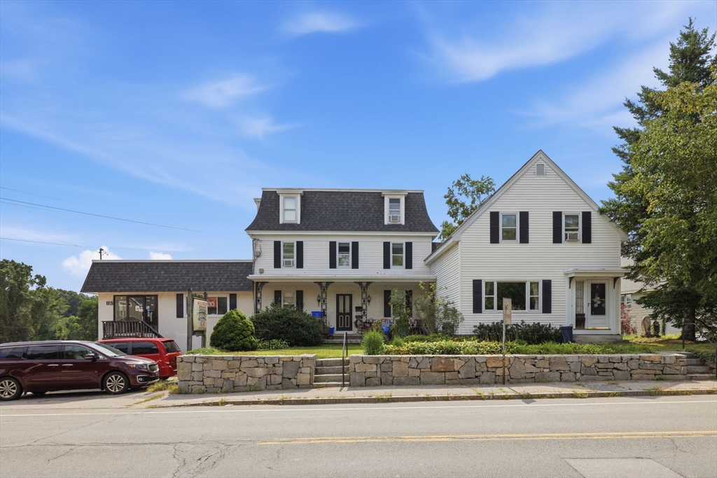 107 Princeton St in North Chelmsford