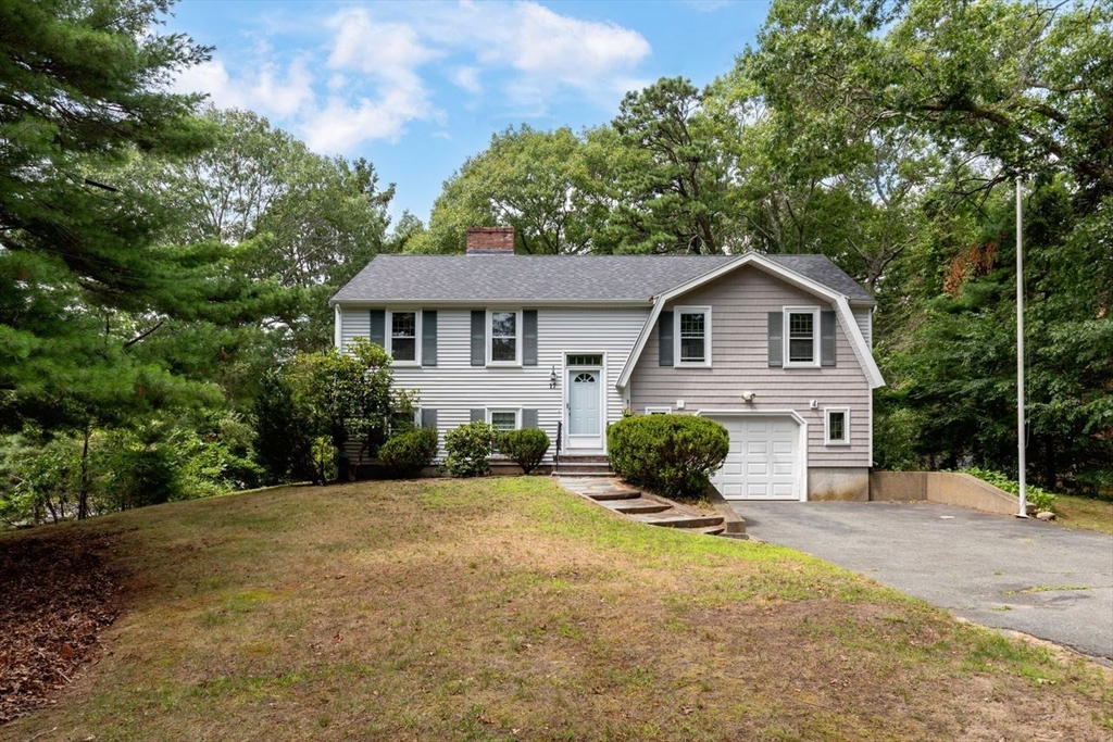 17 West Pond Road in Plymouth