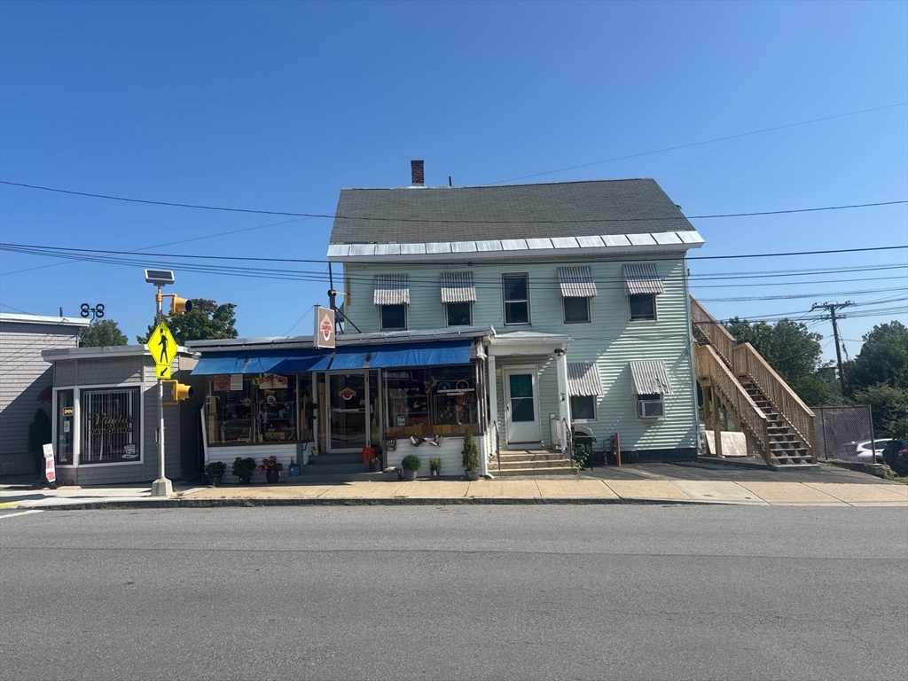 54-56 Mechanic St in Leominster
