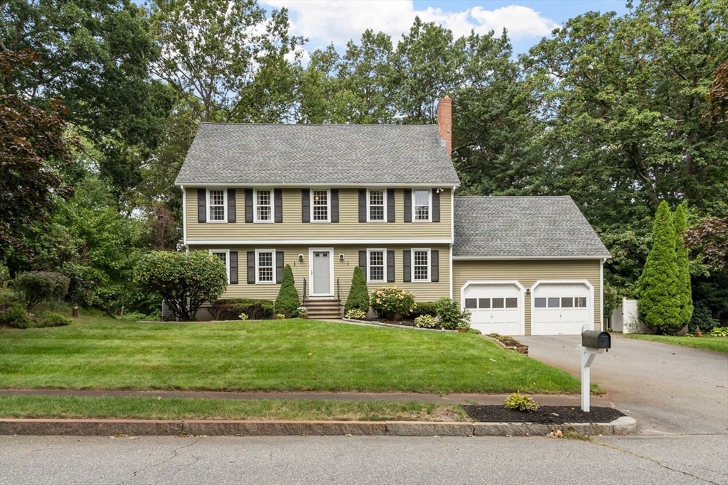 4 Apple Tree Ln in Wilmington