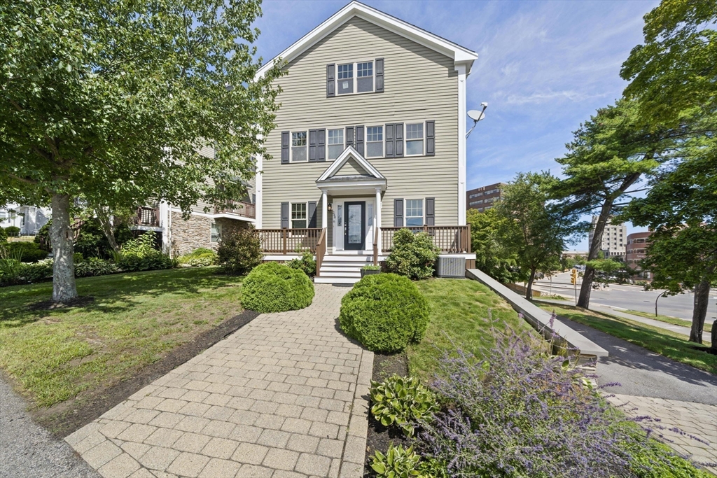 248 Presidents Ln #6 in Quincy