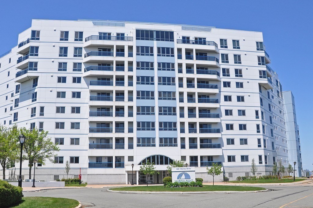 1001 Marina Dr #705 in Quincy