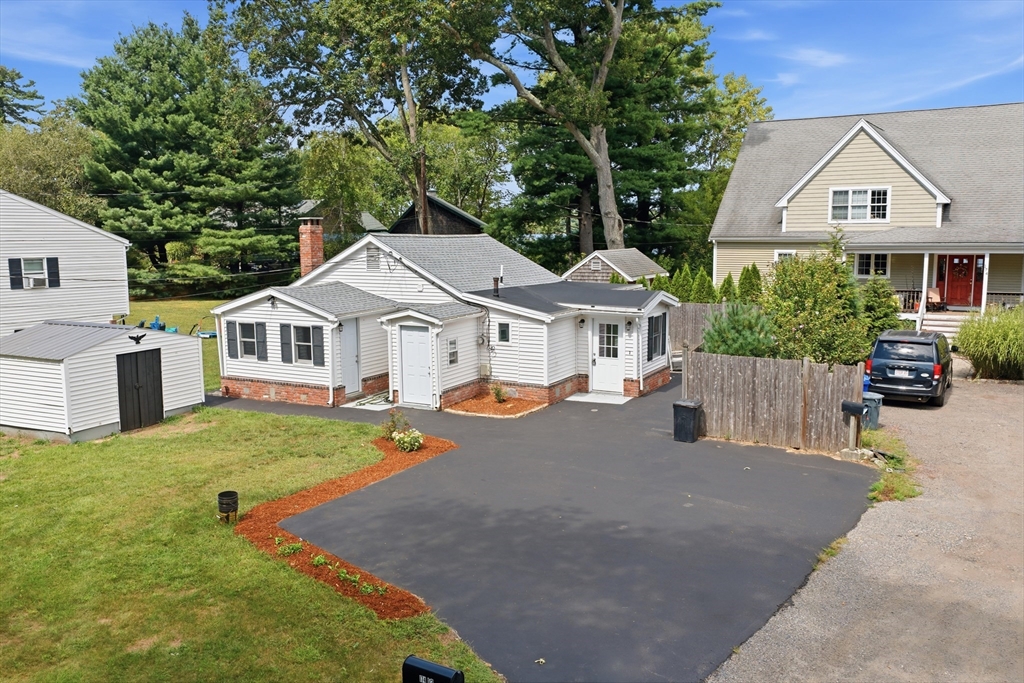 174,5 Lakeview Ave in Taunton