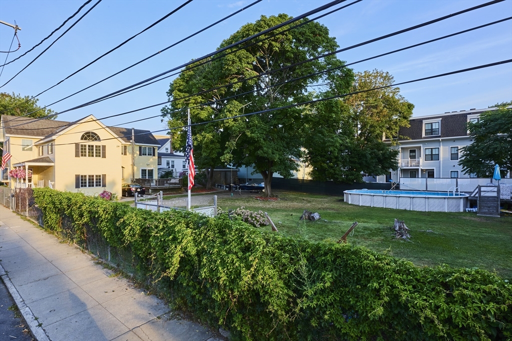 176 Coleridge St in Boston