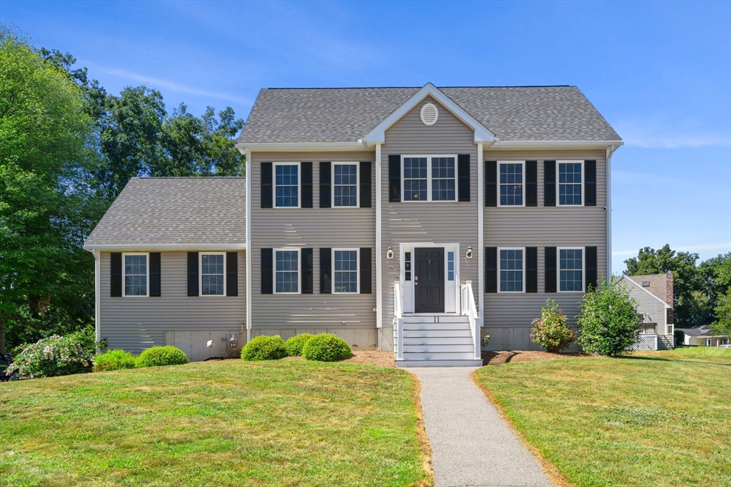 11 Duquette Dr in Haverhill