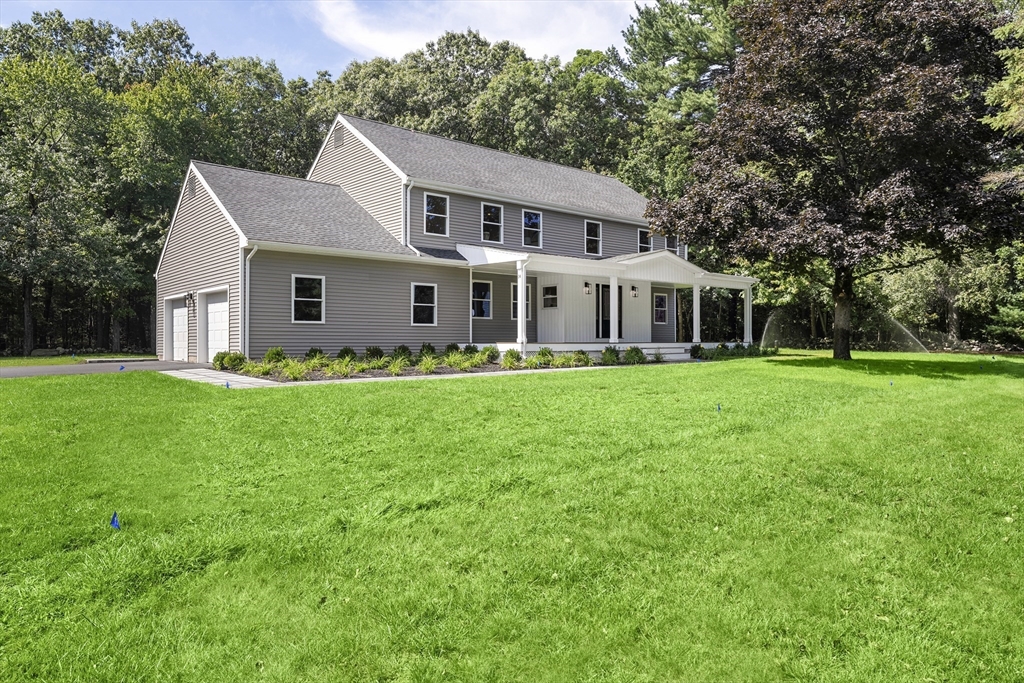 14 Cider Mill Rd in Medway