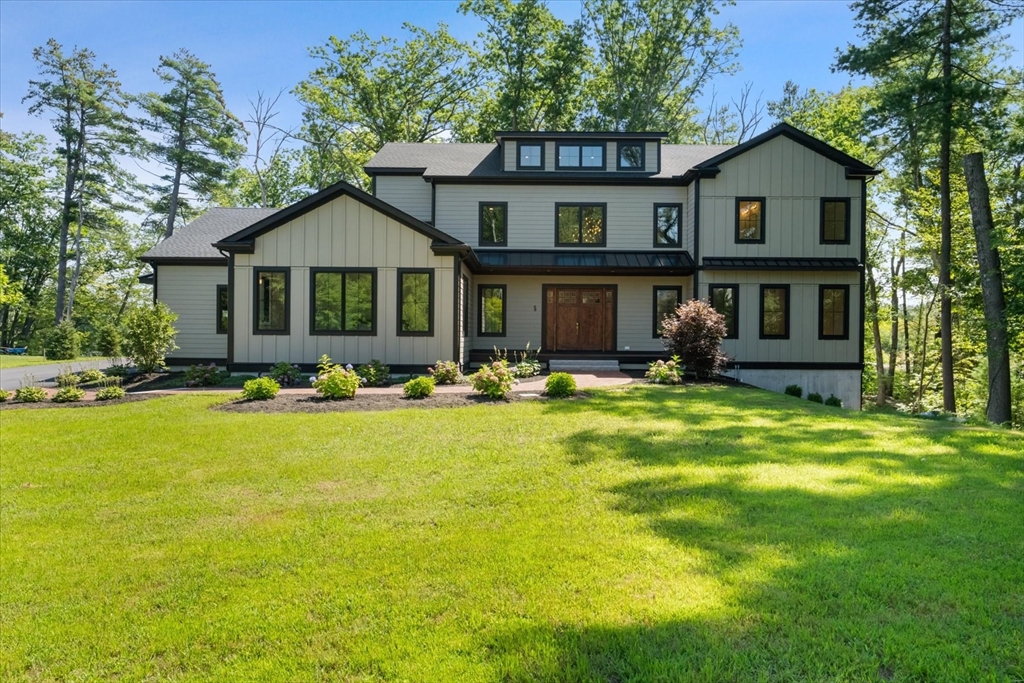 5 Swan View Common Drive in Northborough