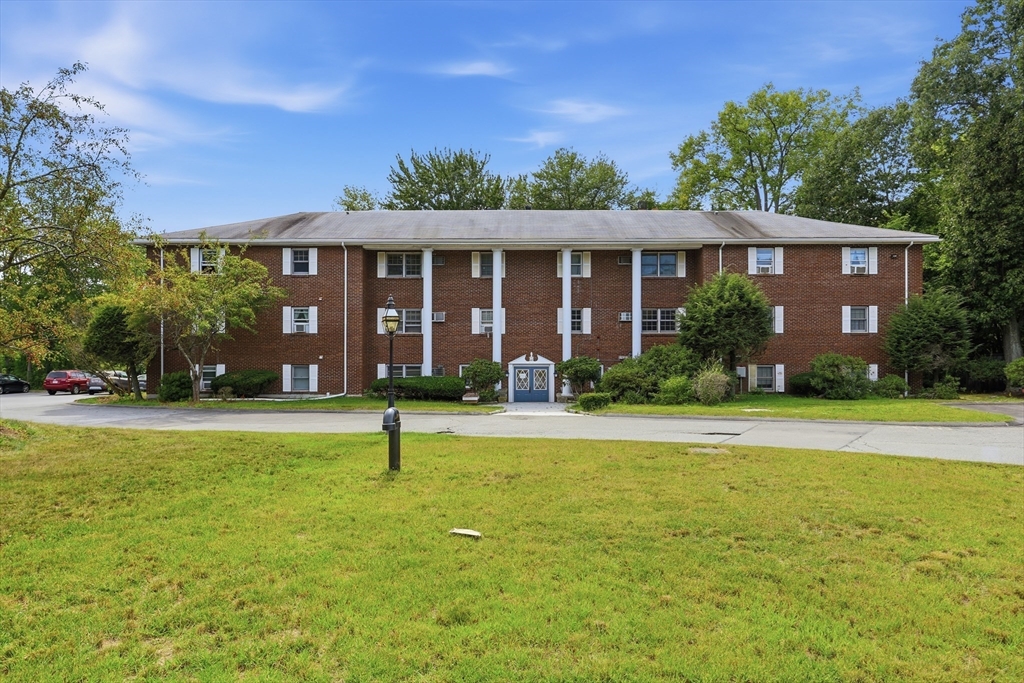 48 Great Rd #18 in Acton
