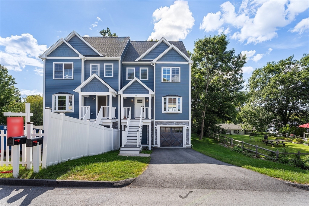 30 Valmor St in Worcester