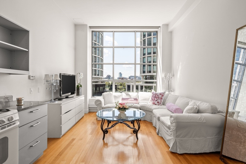 360 Newbury St #402 in Boston