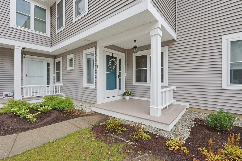 4 Oak Ct #4 in Rockland