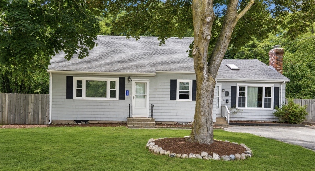 11 Munroe Dr in Plainville