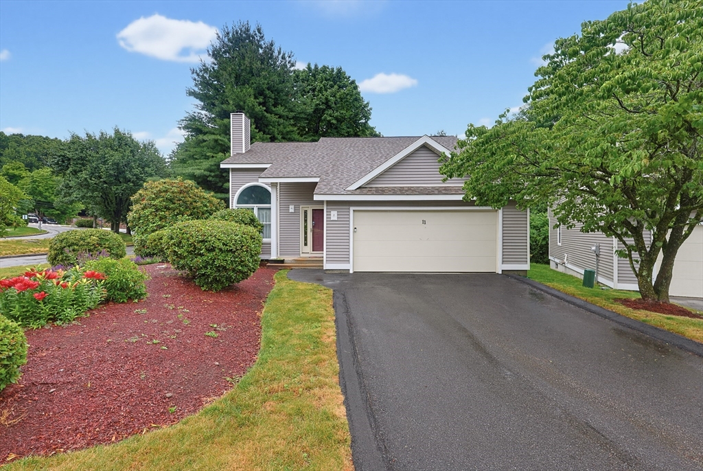 11 Weatherstone Dr #11 in Worcester