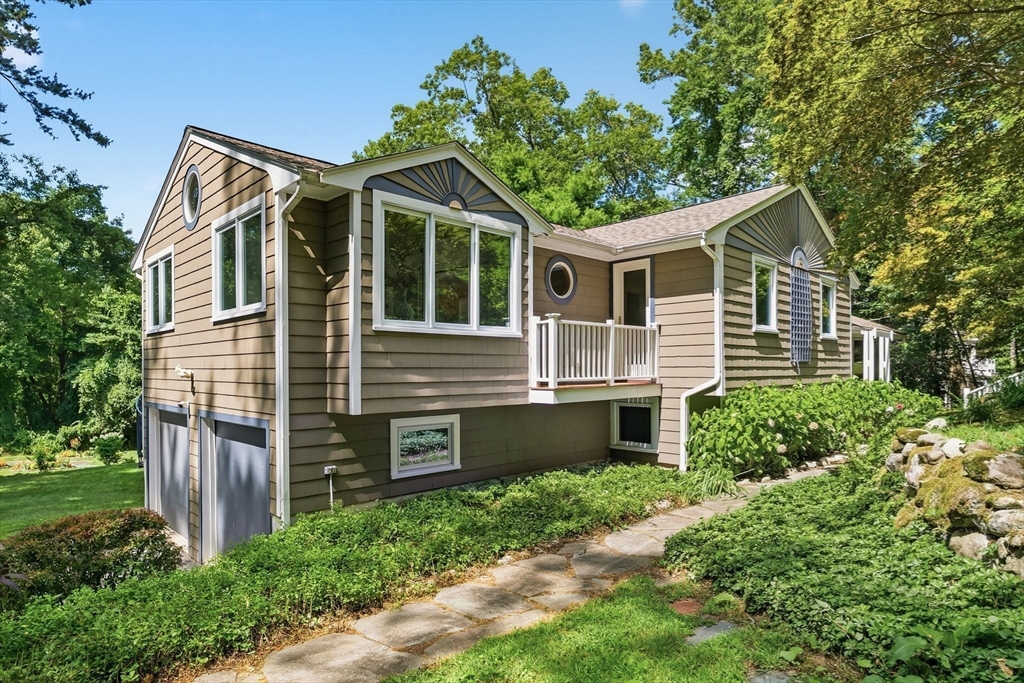 126 Lexington Road in Lincoln