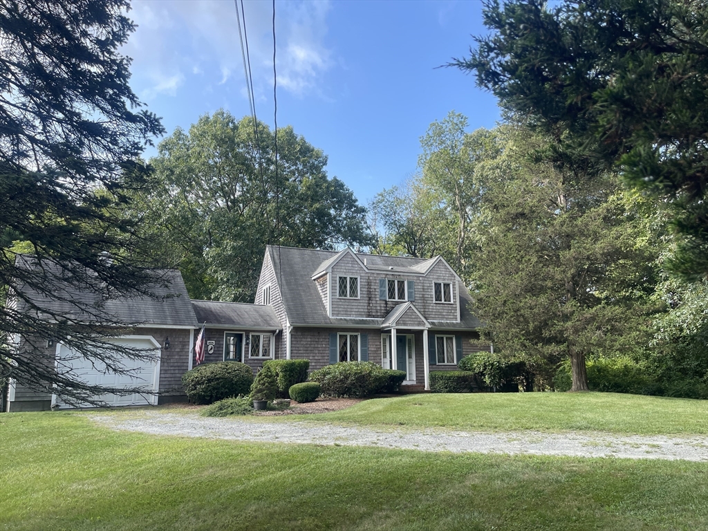 18 Town Landing Rd in Berkley