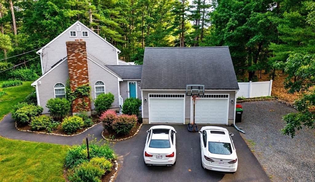 196 Mechanic St in Foxboro
