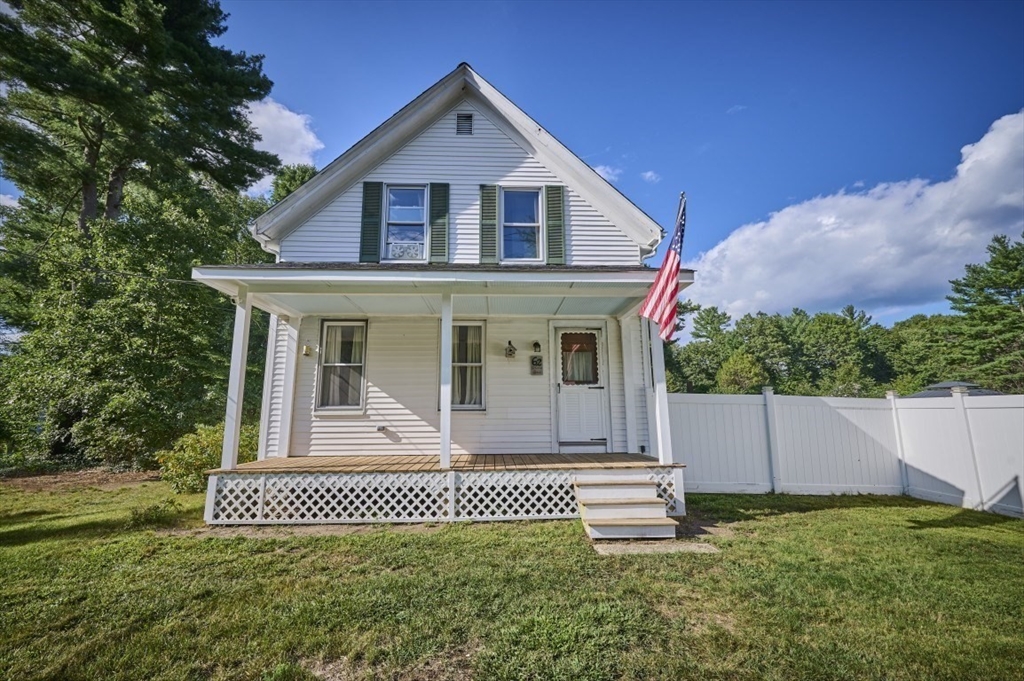 62 Chestnut St in Foxboro