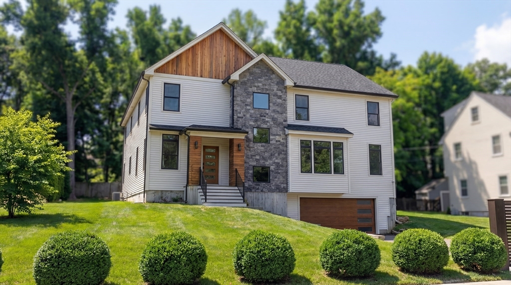 135 Hartman Rd in Newton Center
