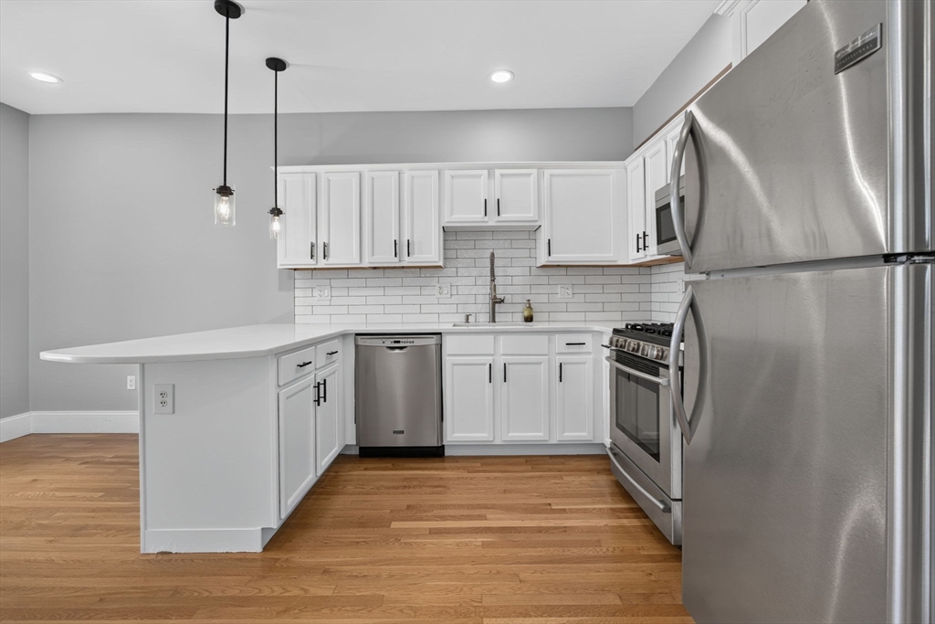 254 Lafayette St #2F in Salem