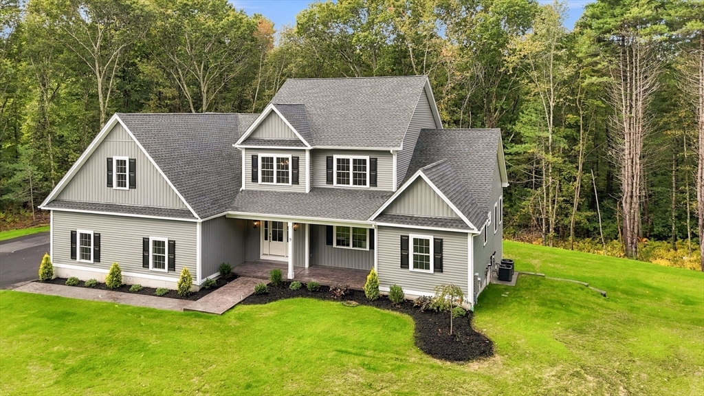 9 Southworth Street in Lakeville