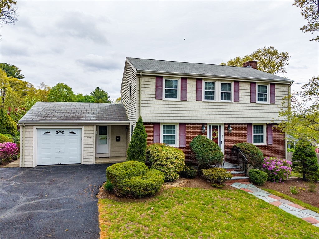 20 Bonney Lane in Dedham
