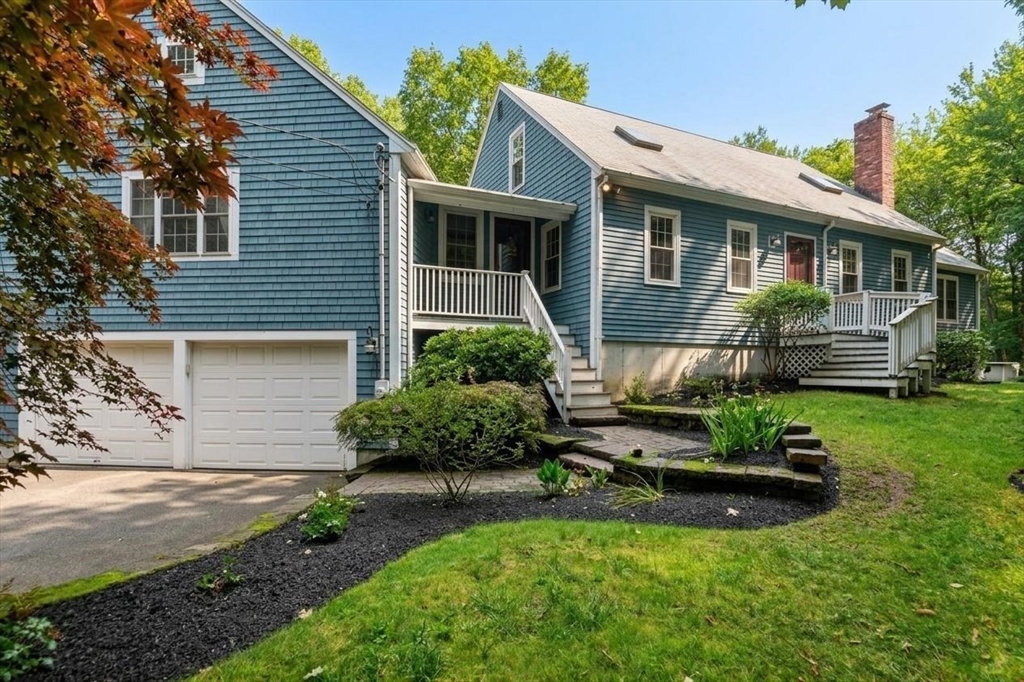 975 Hanover St in Hanover