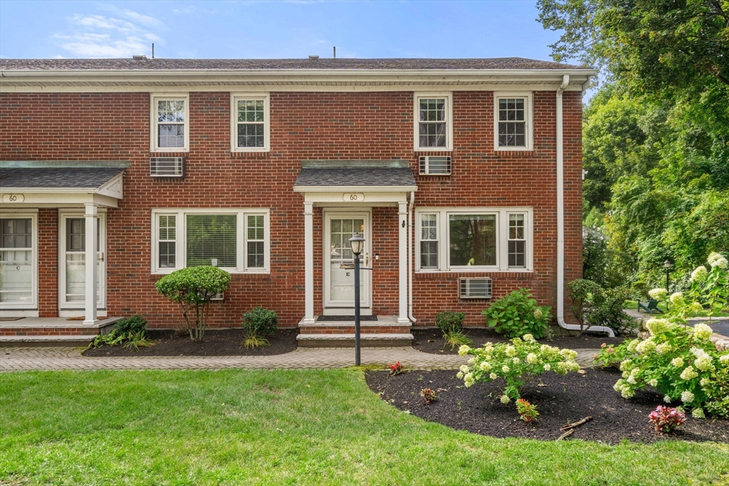 60 Lake St #E in Winchester