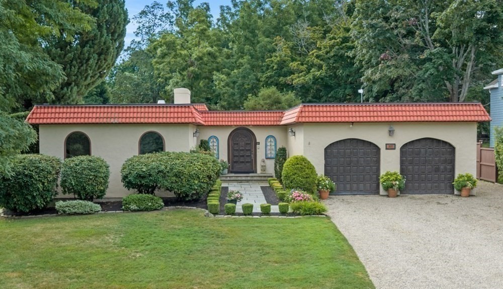 37 Phillips Beach Ave in Swampscott