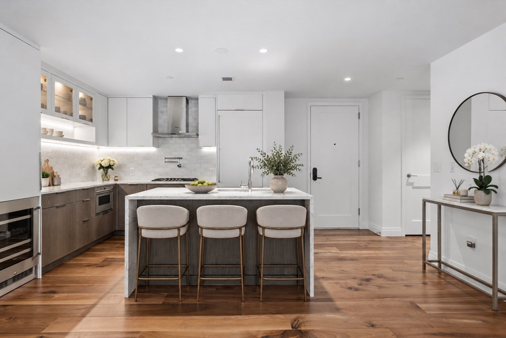 300 Pier 4 Blvd #3B in Boston