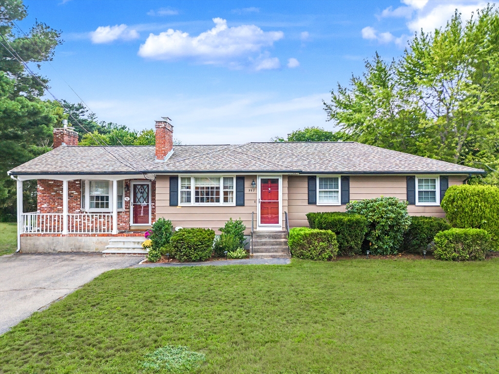 592 Pond St in Franklin