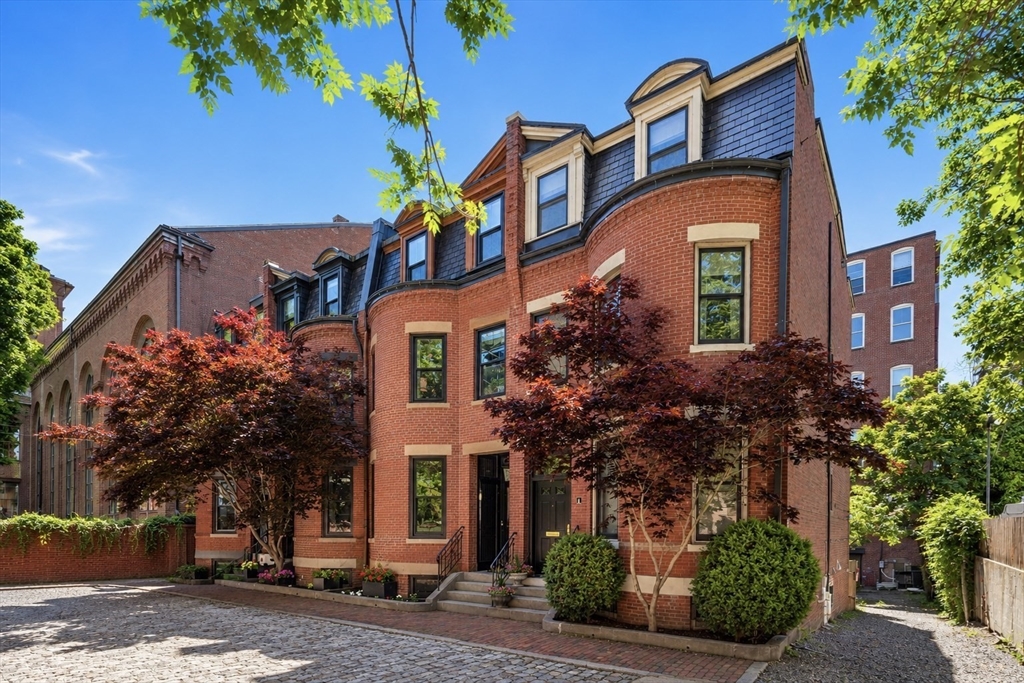 2 Pelham Ter in Boston