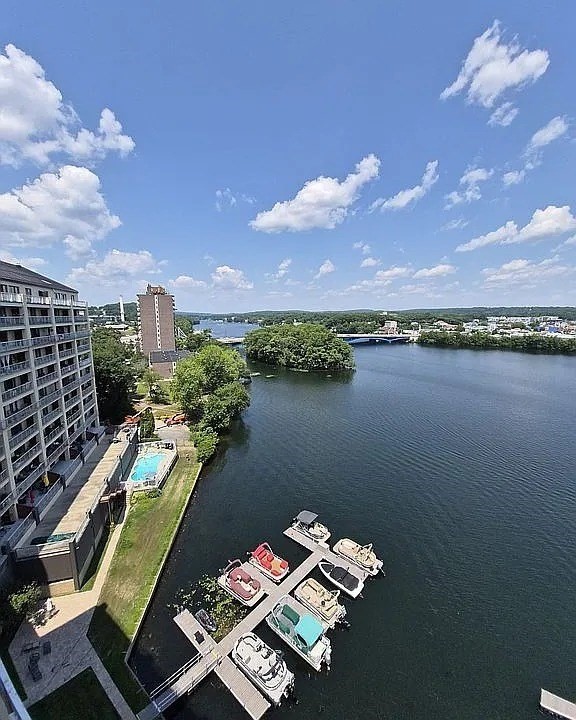 65 Lake Ave #808 in Worcester