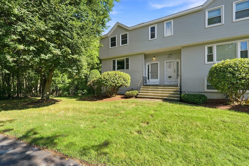 43 VILLA ROMA DR #43 in Tewksbury