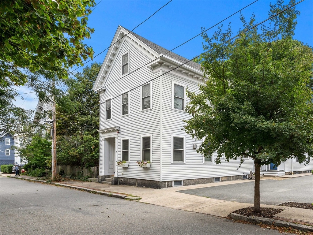 26 Andrew Street #2R in Salem