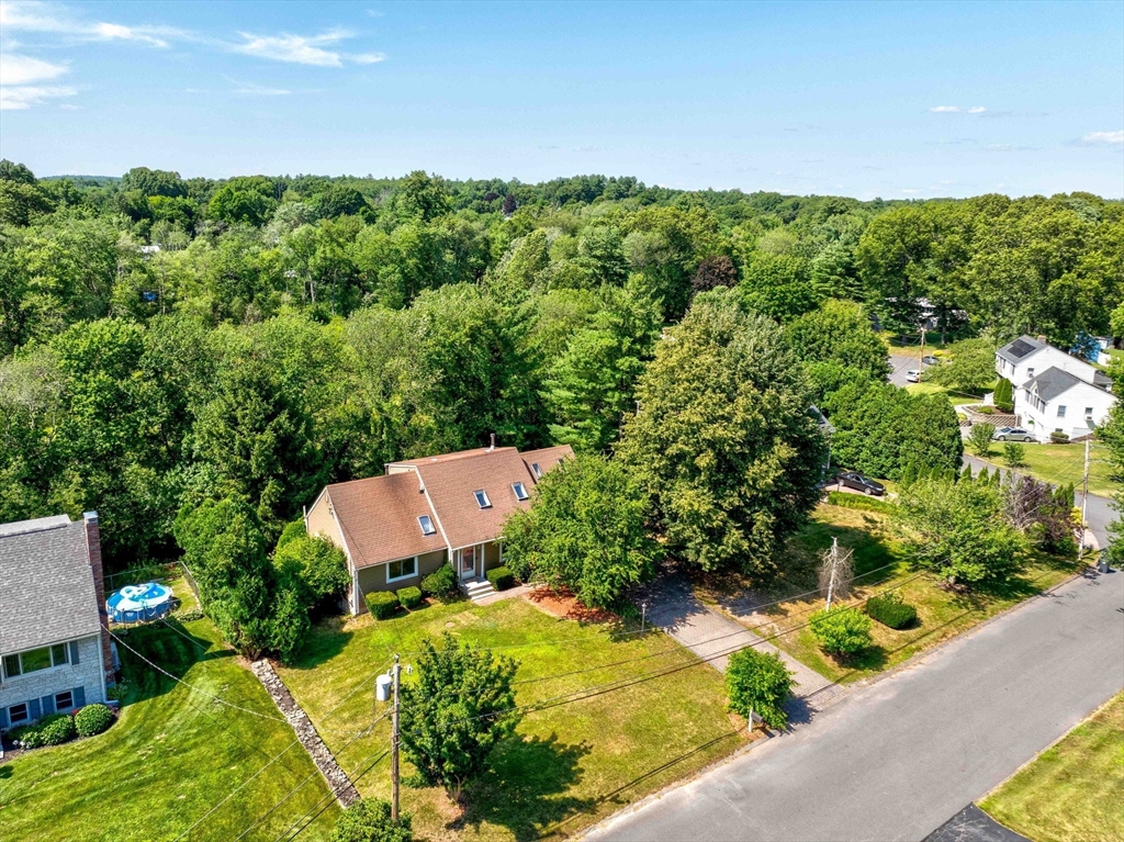 7 Oxyoke Dr in Methuen