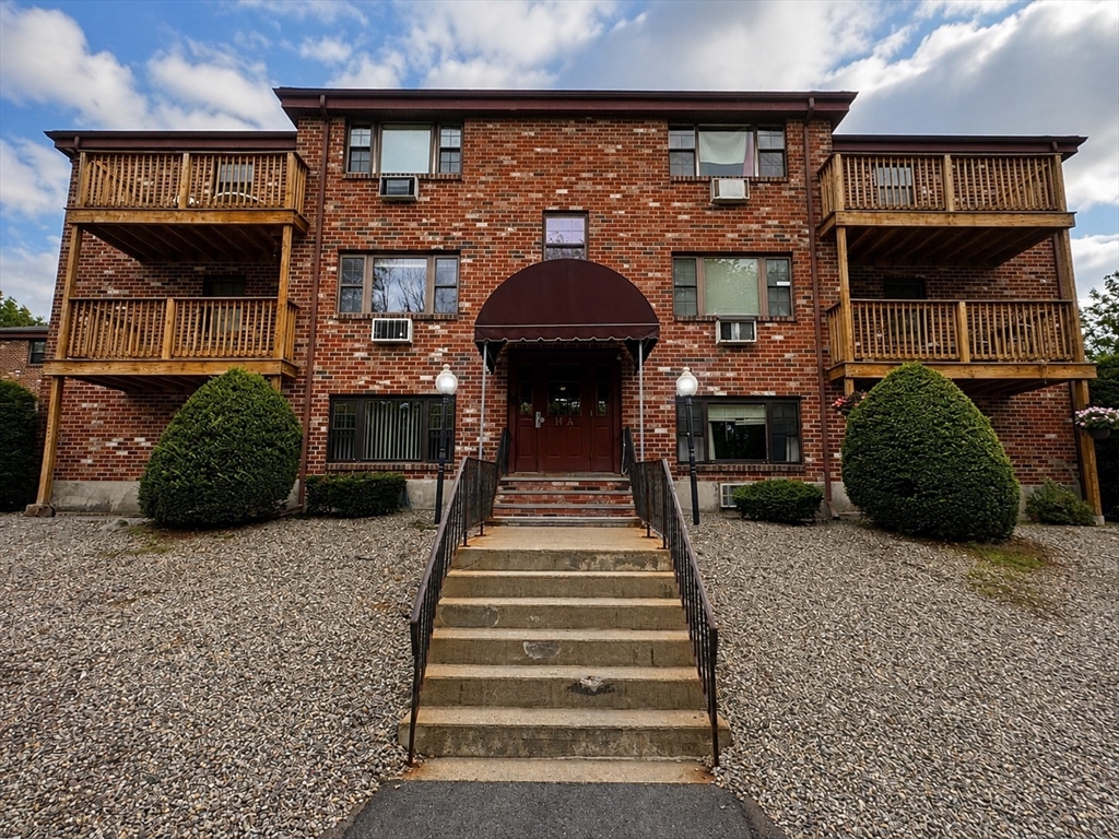 14-A Mayberry Dr #10 in Westborough