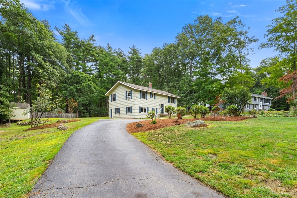 225 Taylor Rd in Stow