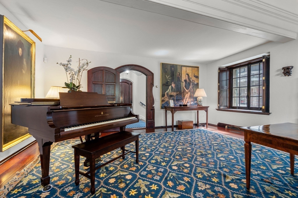 1 West Hill Place in Boston