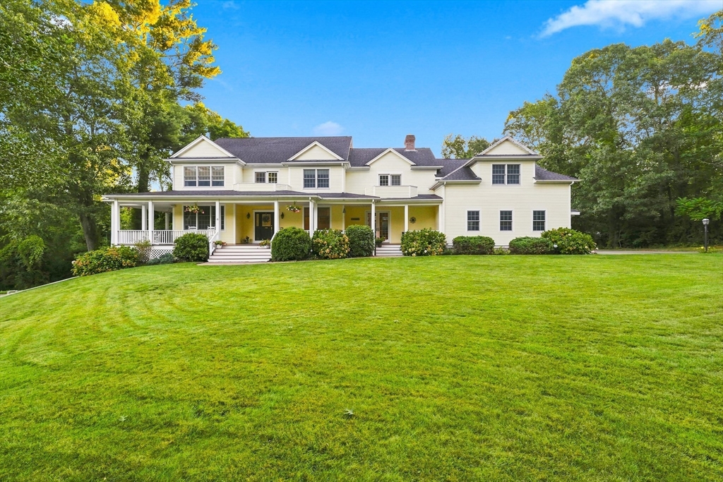 10 Bartelli Road in Lakeville