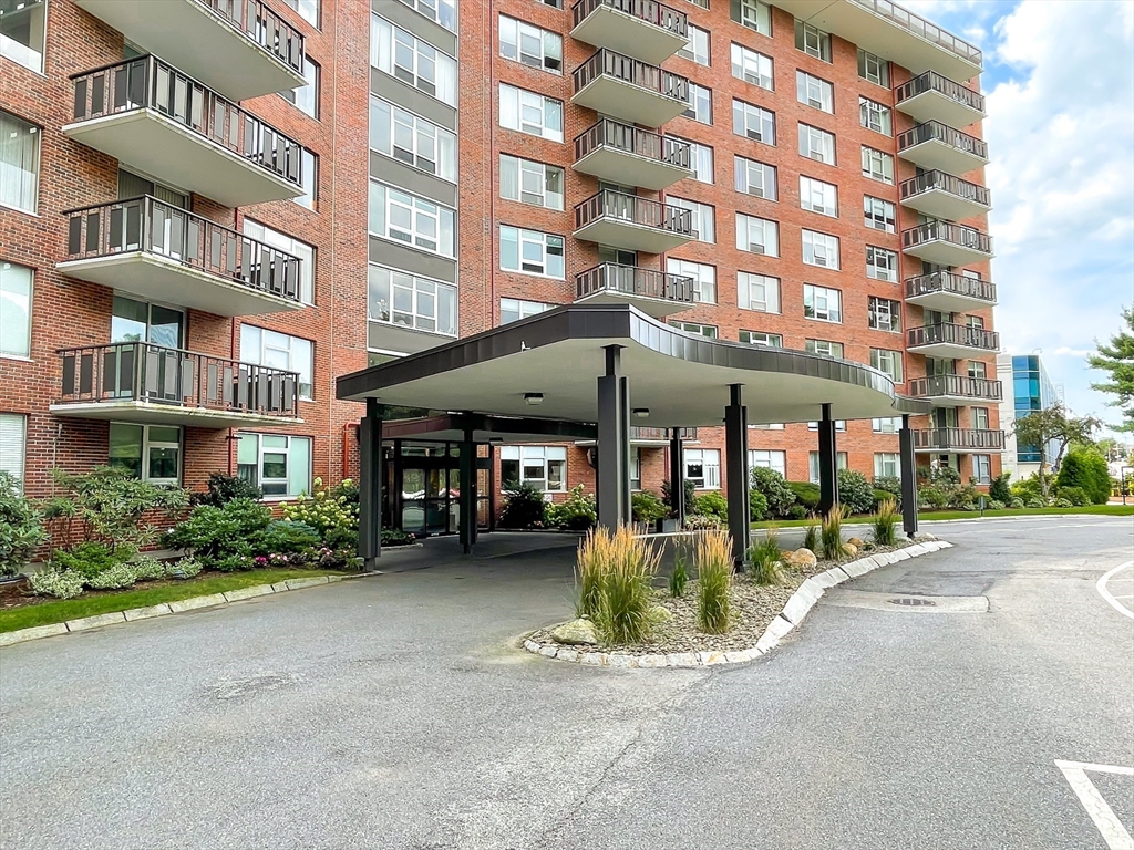 280 Boylston Street #411 in Chestnut Hill