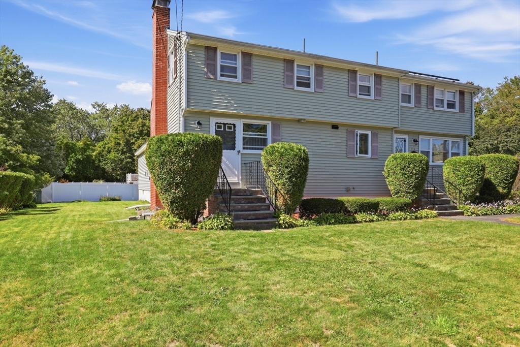126 Montaup Ave in Dracut