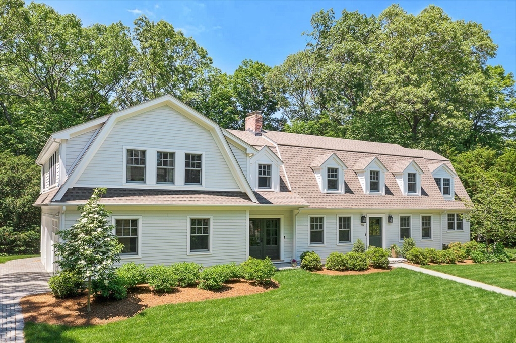 39 Fairbanks Ave in Wellesley Hills