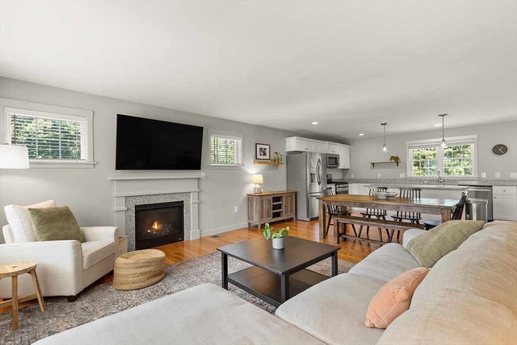 25 Craftsman Ct #25 in South Grafton