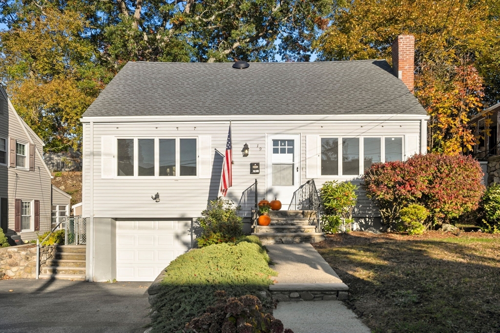 19 Elliott St in Melrose